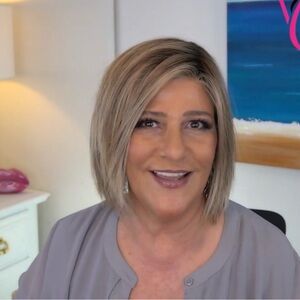 BELLE TRESS CAFE CHIC HF BROWN SUGAR SWEET CREAM WIG